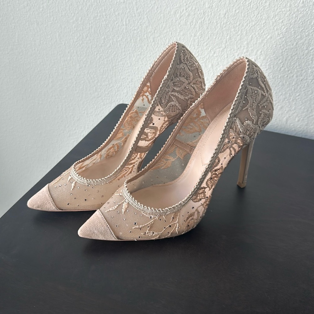 Aldo nude lace heels women’s size 9